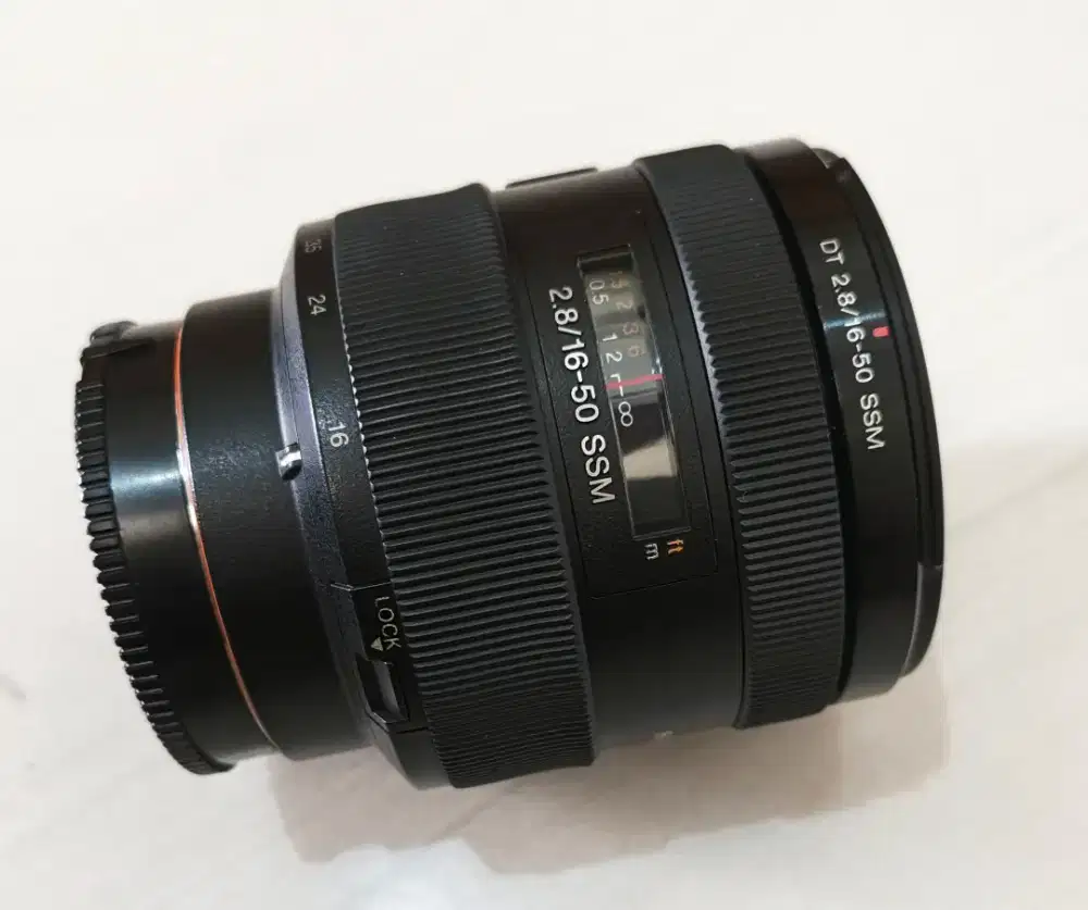 Lensa Sony AF DT 16-50mm F2,8 SSM