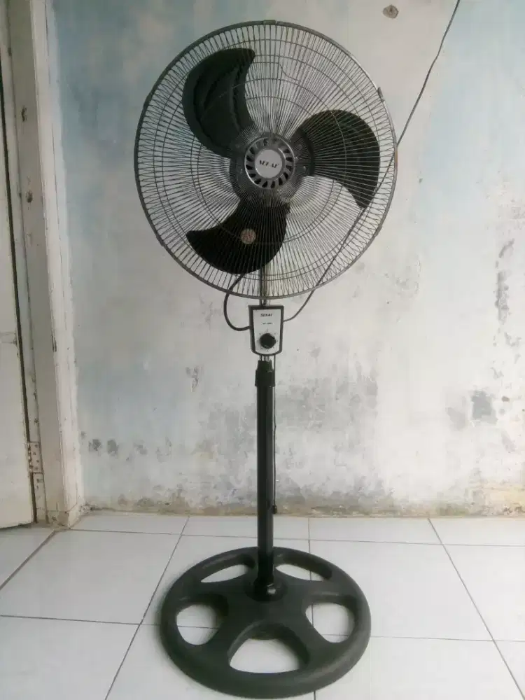 Kipas Angin Besi Merk Sekai 18 inc yg mau beli hubungi Telp / whatsapp