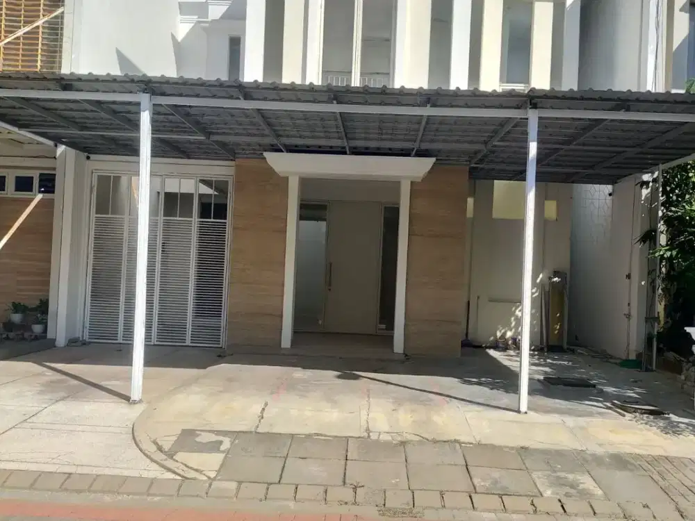 Rumah Pakuwon City Long Beach Dekat Palm Beach