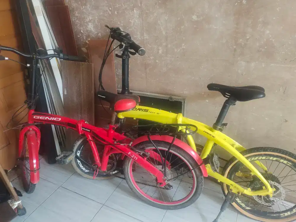 Jual sepasang sepeda lipat