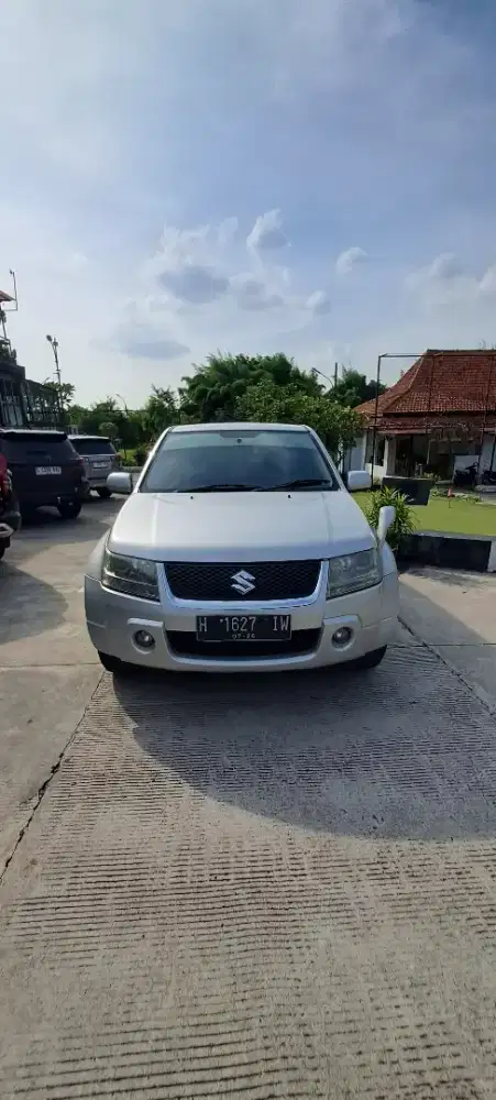 Jual Suzuki Grand Vitara M/T Istimewa