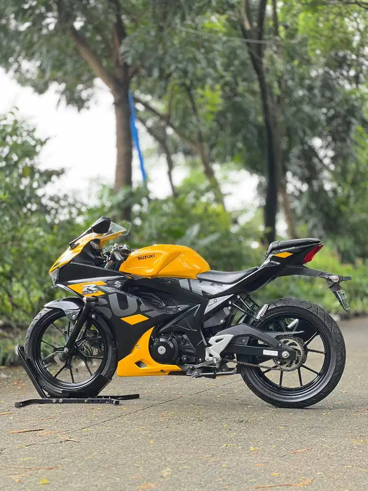 SUZUKI GSX R150 KEYLESS 2021 HITAM KUNING KM LOW PAJAK ON SUPER GRESS