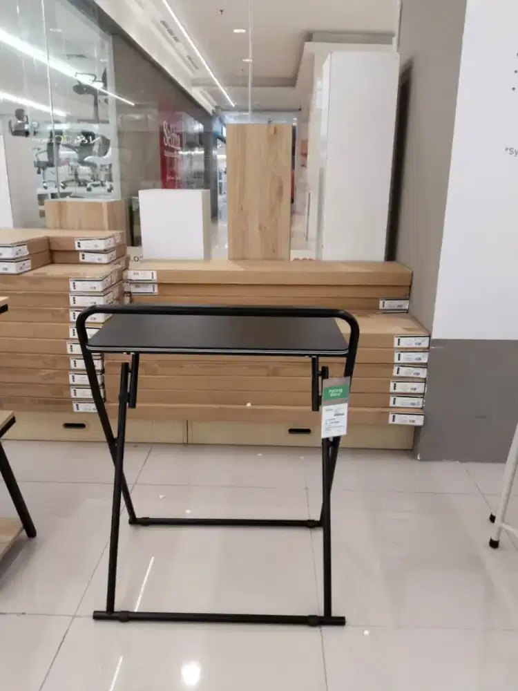 Meja belajar lipat