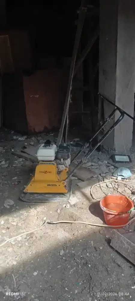 Mesin roller 2ton stamper kuda genset 5000watt