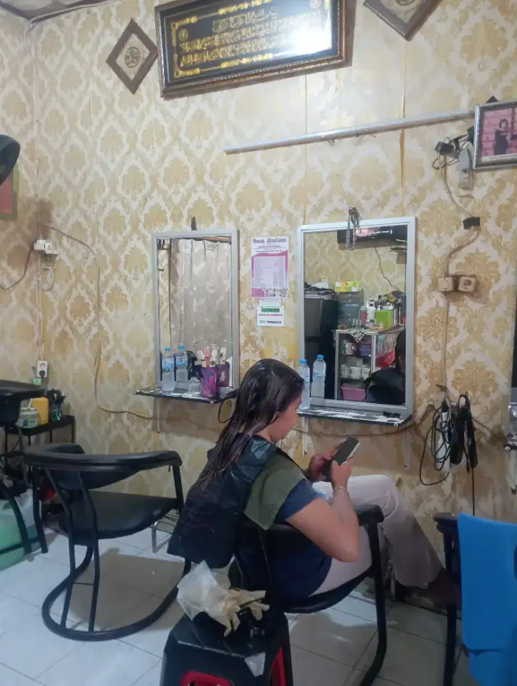 Di cari stylist salon di salon ina bisa megang smua
