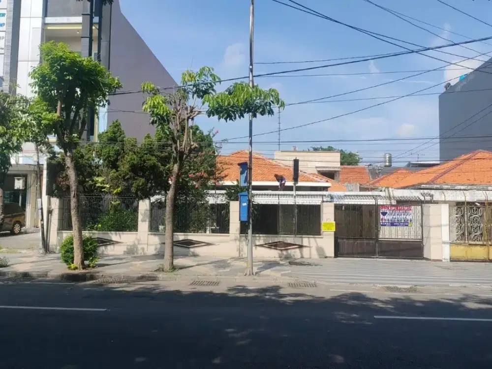 HOUSE FOR SALE Bisa untuk usaha di Raya Dharmahusada