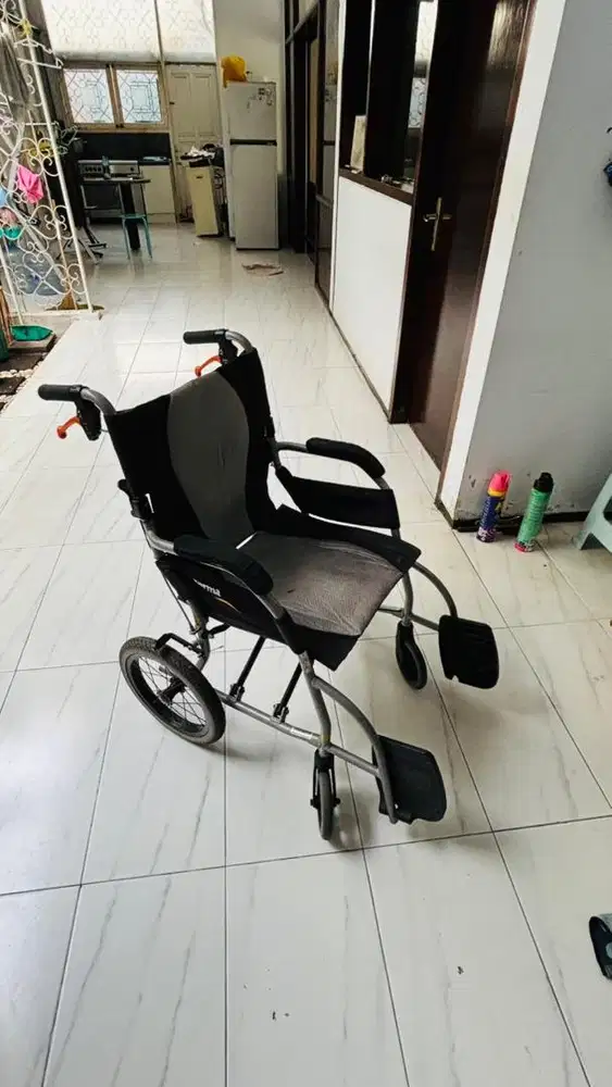 Kursi roda merk karma