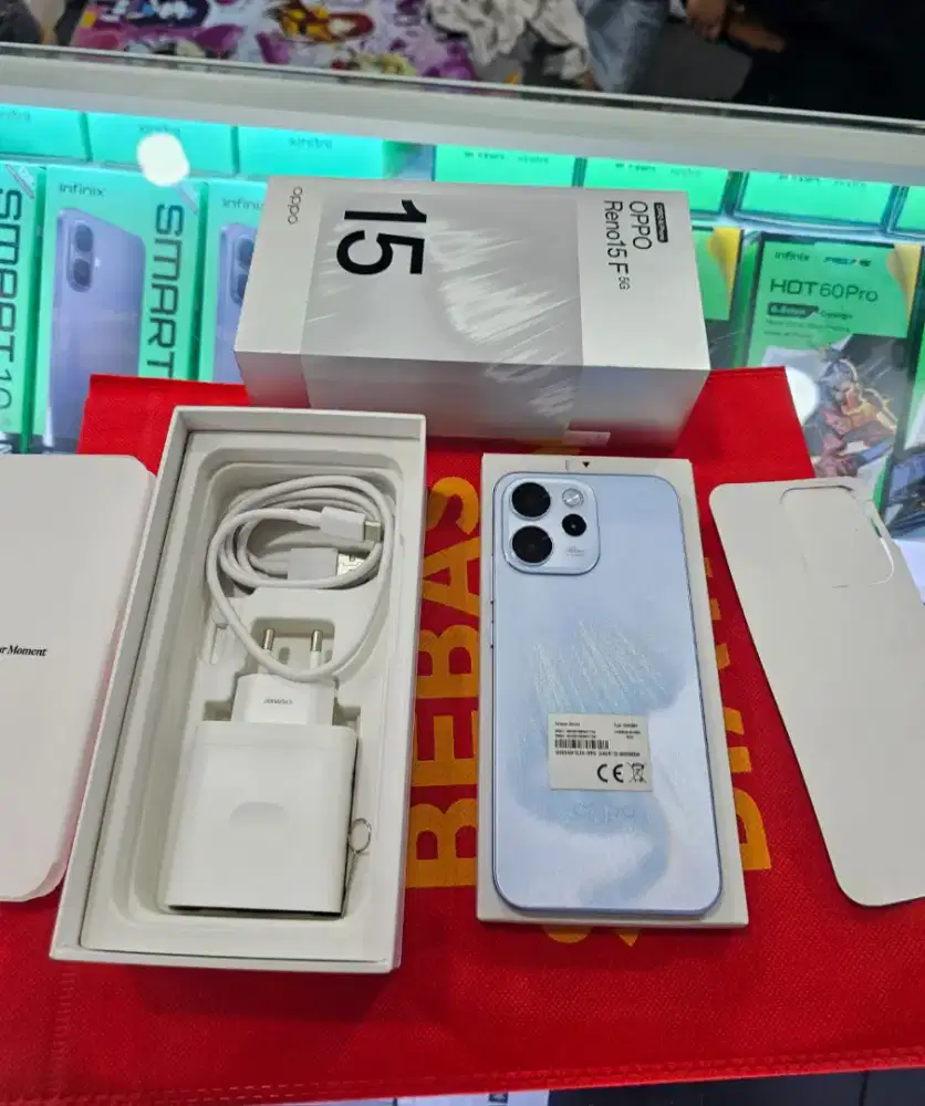 Oppo Reno 15f 8-8/256 GB 5G