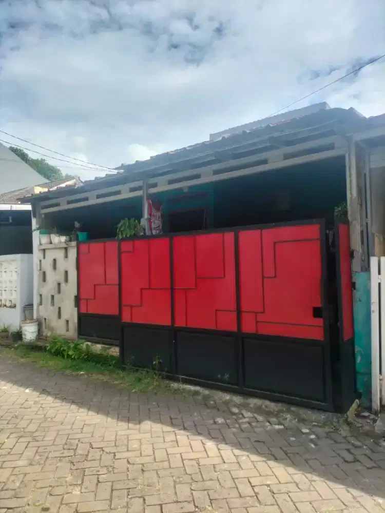 Di jual rumah komplek luas 72m sawangan permai depok