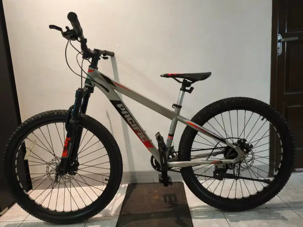 Sepeda pacific ukuran ban 26X2.20