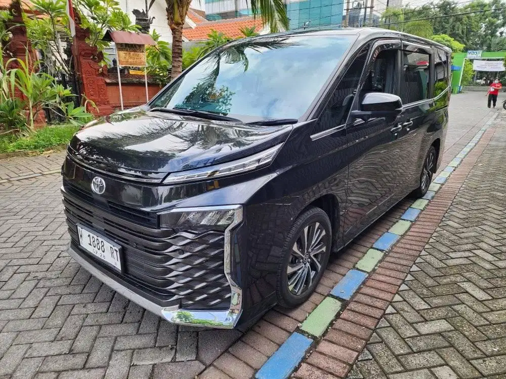 TOYOTA NEW VOXY 2.0 MATIC FACELIFT 2023 ISTIMEWAH ORIAN
