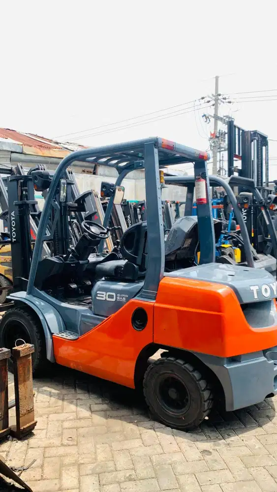 READY TOYOTA 3 TON TAHUN MUDA SIAP KERJA