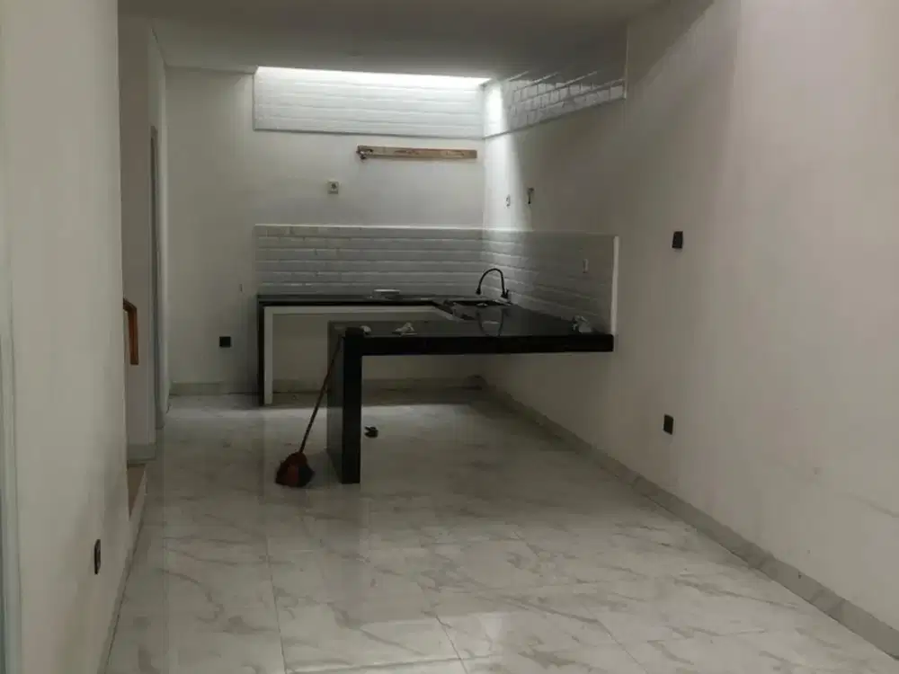 Dijual Rumah 2 lantai minimalis cluster Sinergi Antapani Bangunan tahun 2024