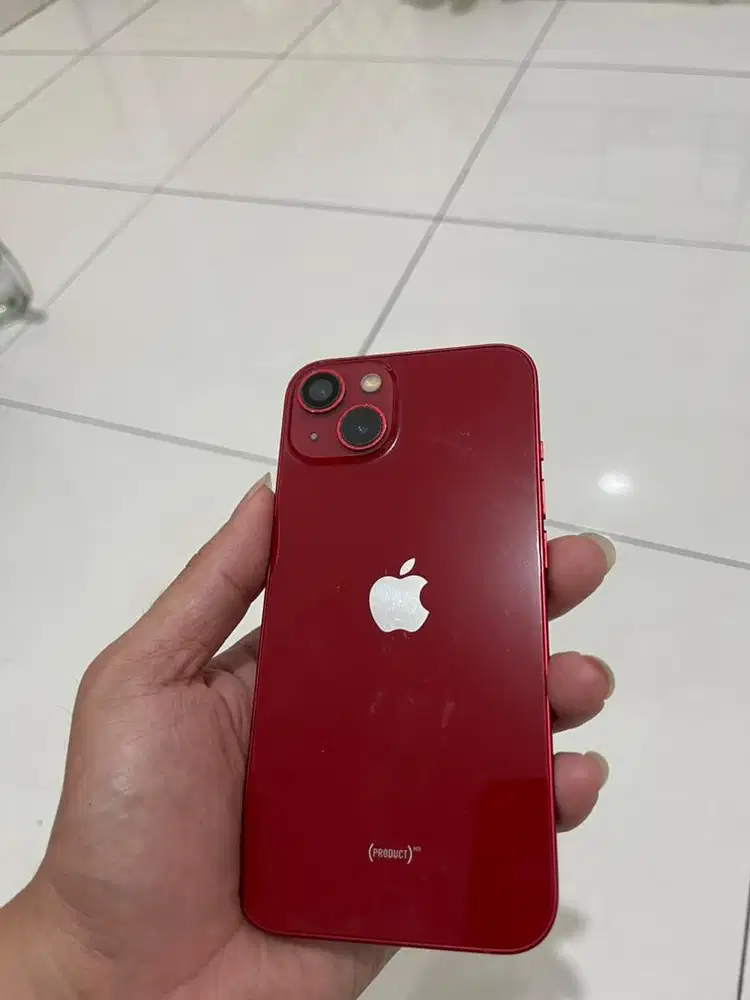 Iphone 13 warna red