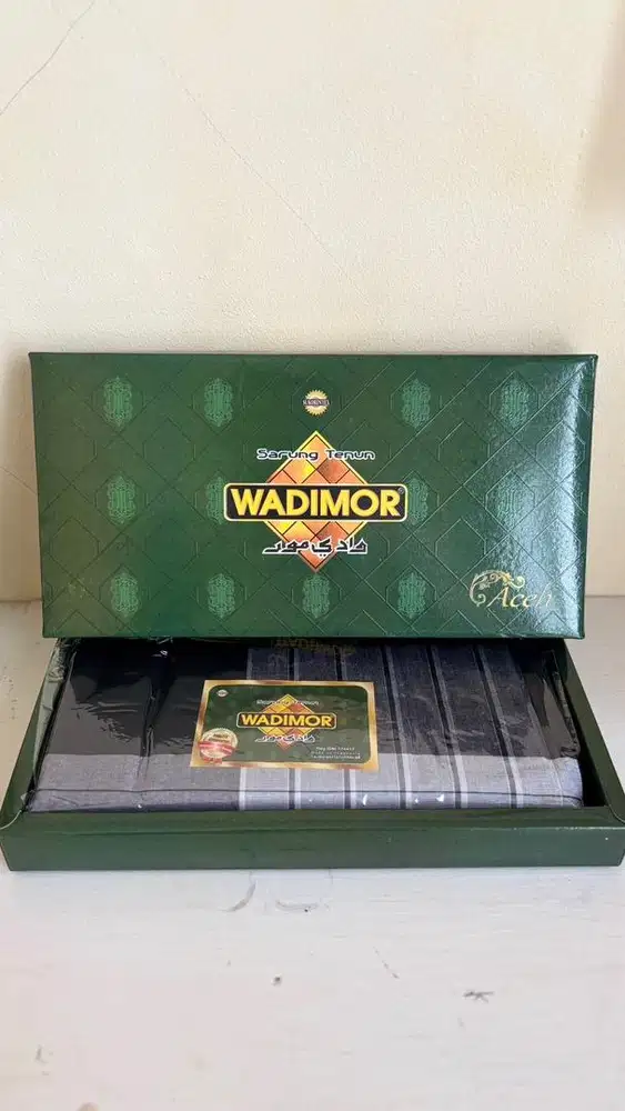 Sarung Tenun Wadimor