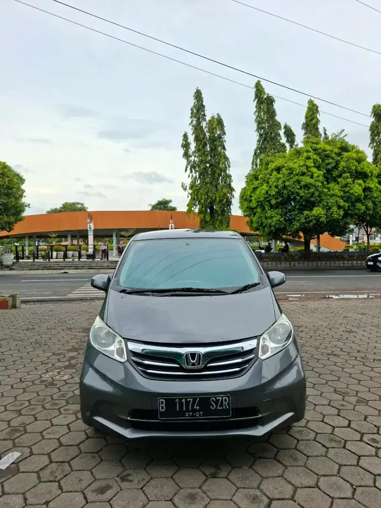 Honda Freed SD 2012