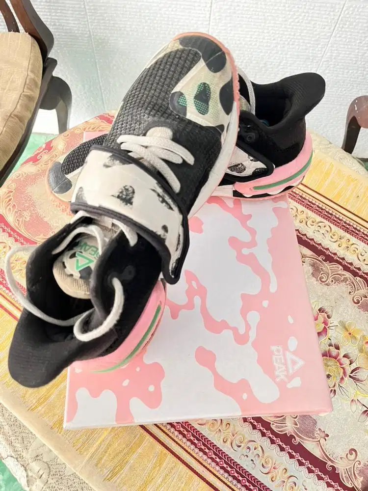 Sepatu Basket PEAK Lou Williams