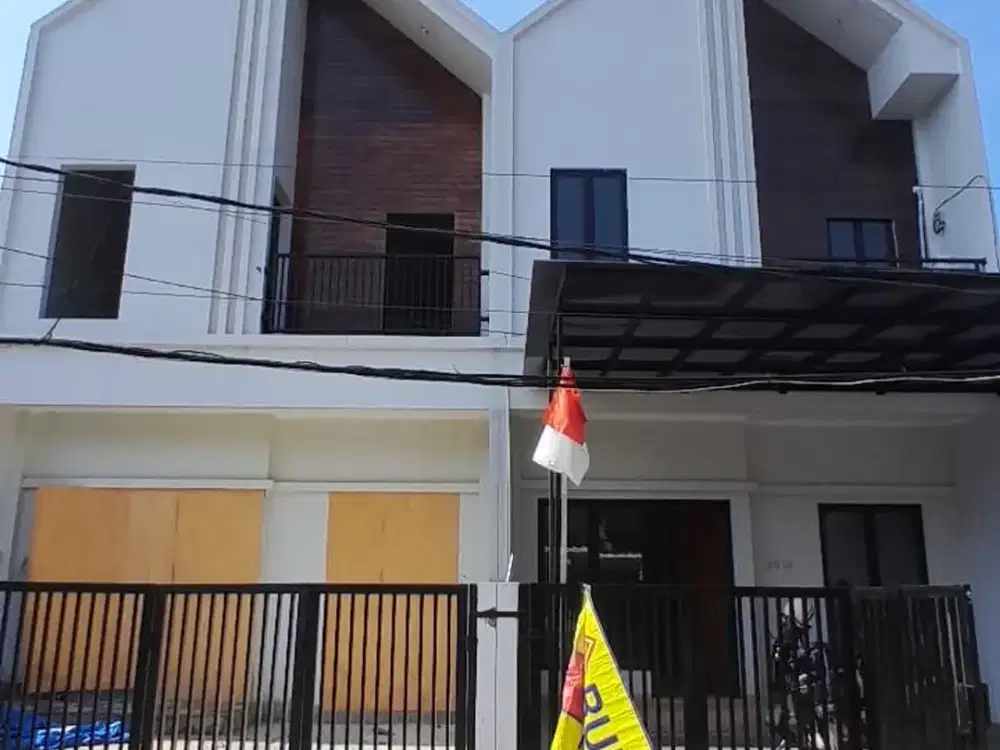 Rumah 2 Lantai 8 Mnt ke Mall Paradise Walk Serpong Hadap Utara J-45731