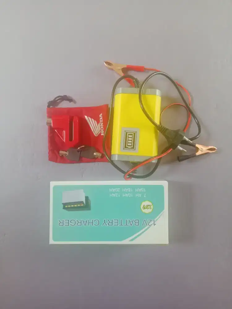 Charger Aki motor, mobil + disc lock Honda ori harga 120 pas , cilebut