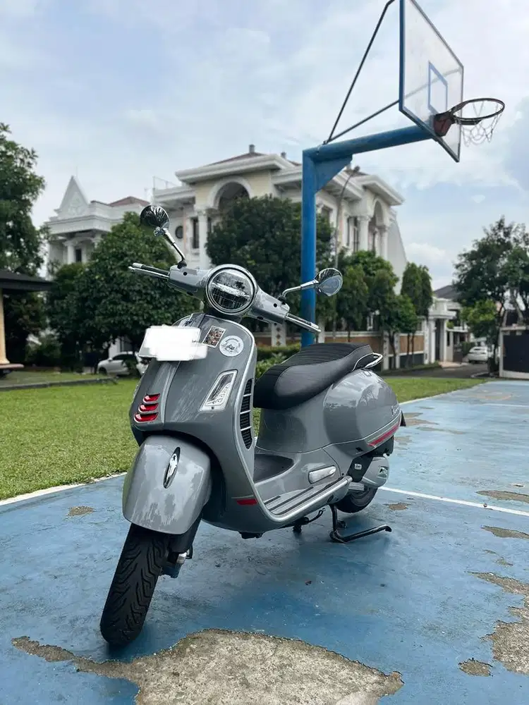 Dijual Vespa GTS Super Sport 150 i-Get ABS Tahun 2022