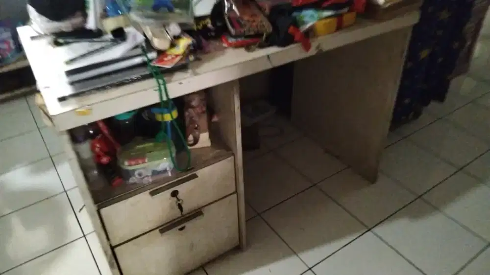 Meja kantor cakep normal