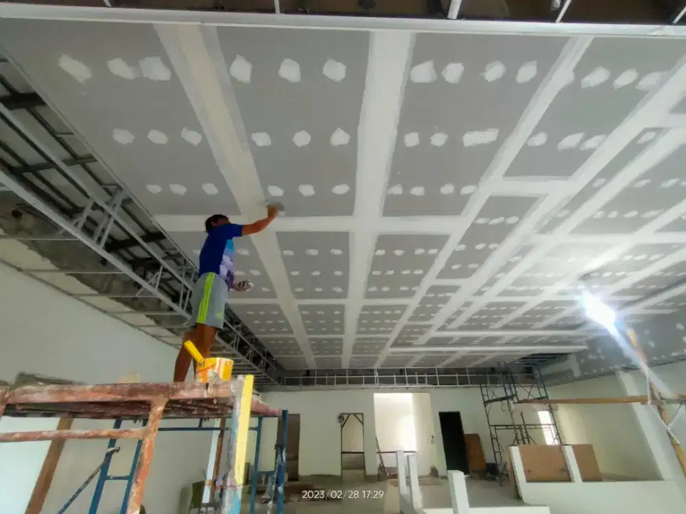Jasa renovasi plafon gypsum dan partisi gypsum murah siap pasang