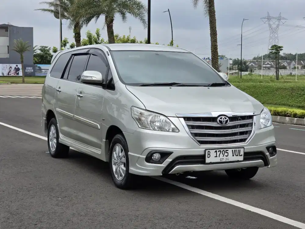 Toyota kijang Innova G Luxury 2 0 At tahun 2014