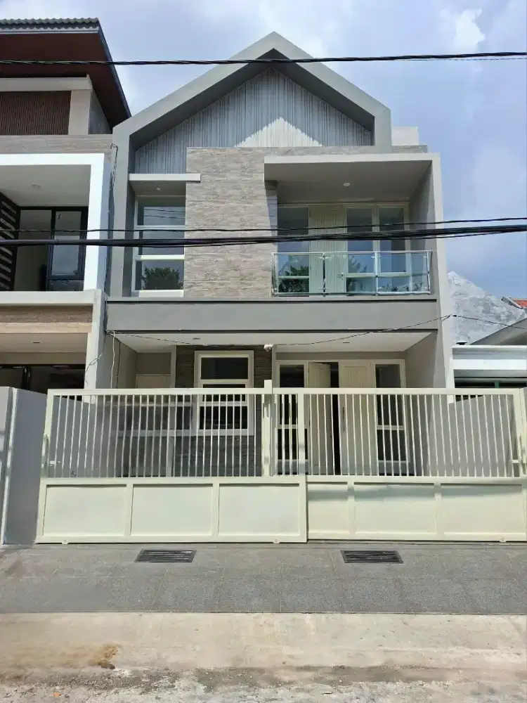 Dijual Rumah Manyar Tirtoyoso