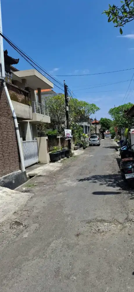 Di kontrakan rumah jalan Tukad Balian, DPS, Bali
