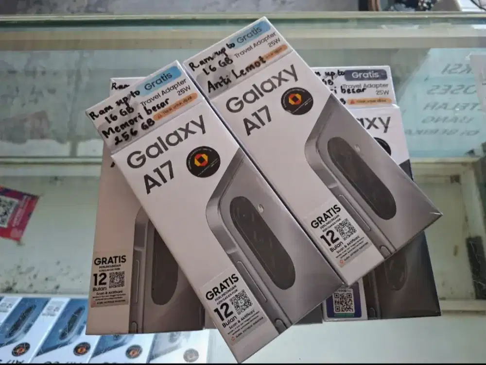 Smartphone Samsung New Galaxy A17 LTE 8+8/128