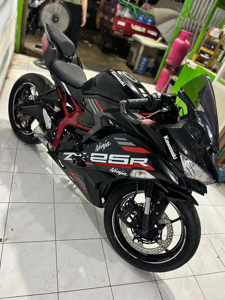 ZX25R ABS RANGKA MERAH PLAT DW