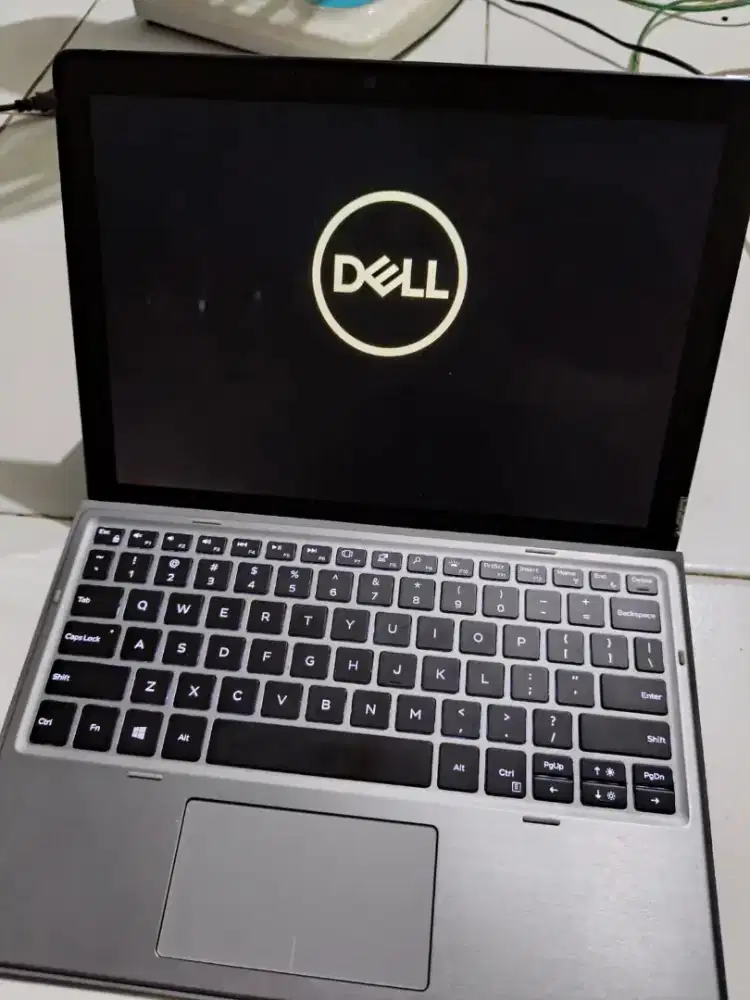 Prosesor Intel Core I7 Gen 10
Ram 16 GB