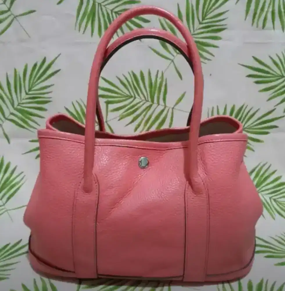 Leather Handbag  Good Quality