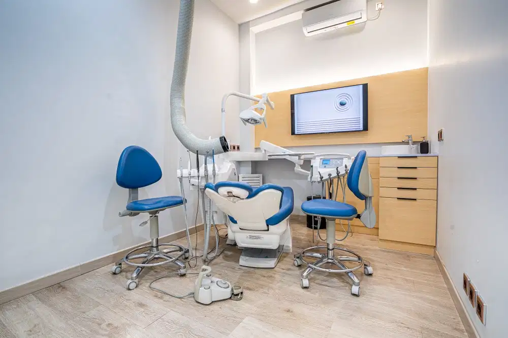 WE ARE HIRING: ADMIN / RESEPSIONIS KLINIK GIGI