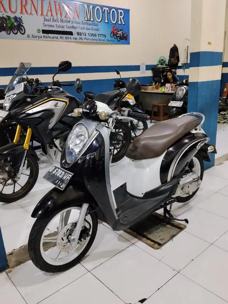(-) di jual Honda Scoopy karbu 2011