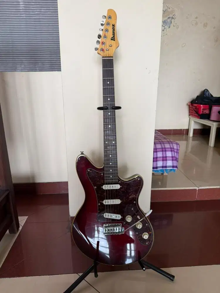 GItar elektrik Ibanez RC330T