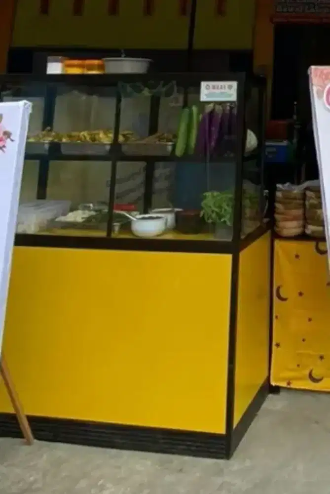 Lemari Etalase Warung Makan