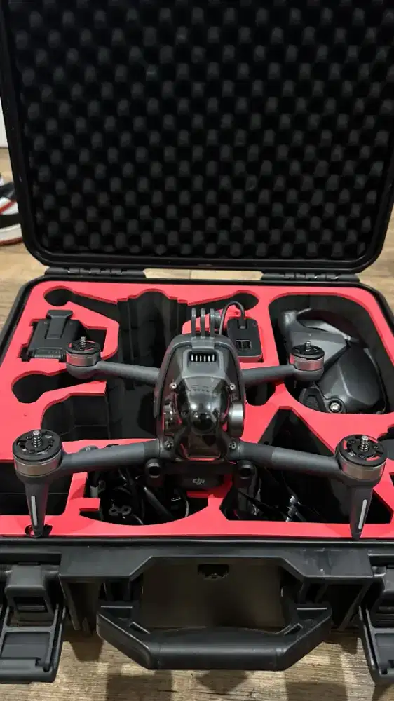 Jual Drone DJI FPV Combo, komplit, mirip baru, jarang dipakai. Mulus