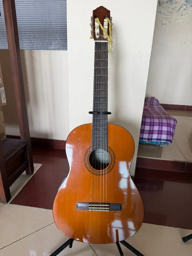 Gitar yamaha CX-40 lengkap dengan sarung