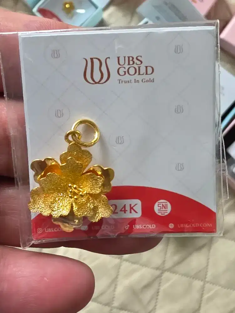 HABISKAN STOK PERHIASAN UBS 24 KARAT LIMITED EDITION