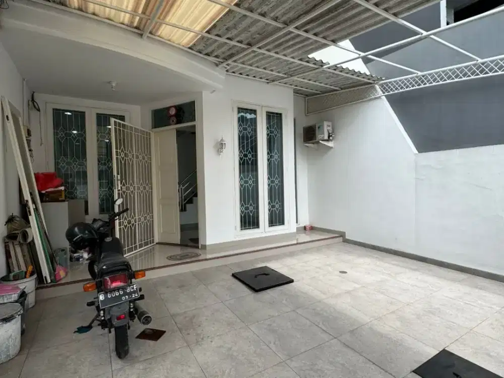 Dijual Rumah Bagus di Taman Grisenda. Luas 6X18m