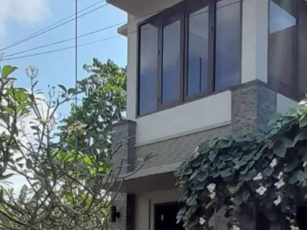 Dijual Rumah Lantai 2 - Berlokasi di Dalung Permai