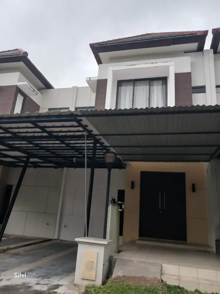 Dikontrakkan rmh 2lt Holland Village prabot lengkap