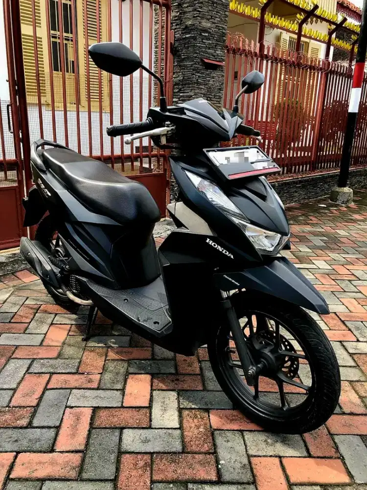 Honda Beat Deluxe Tahun 2022 Kondisi seperti baru