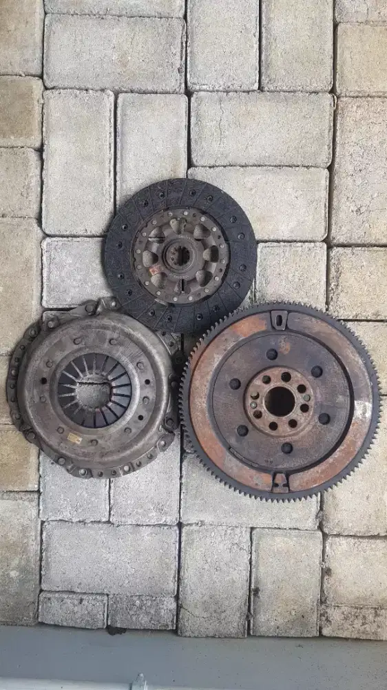 Paket flywheel/roda gila kampas kopling dekrup bmw e36 e34 e39 m50 m52