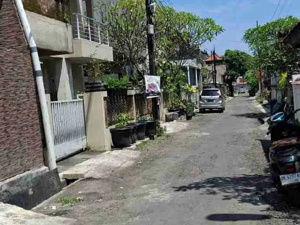 Di kontrakan rumah jalan Tukad Balian, Denpasar, Bali