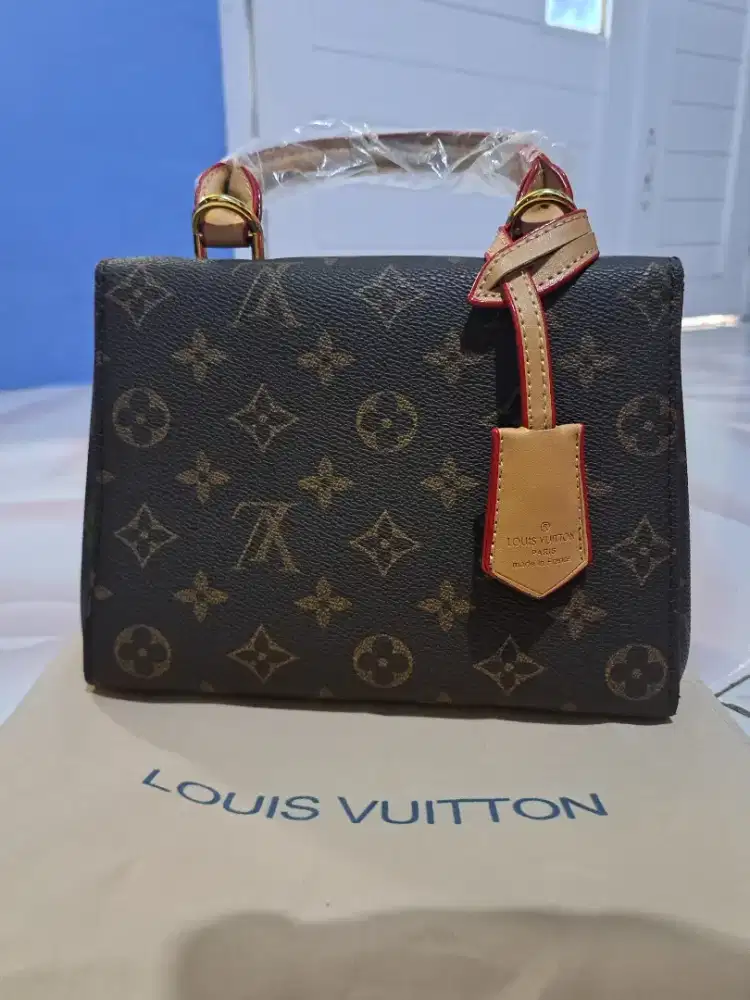 Tas dan Dompet mrek Louis Vuitton