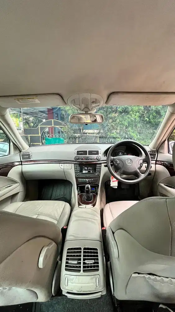 Mercedes-Benz W211 E200 Kompressor  75 nego