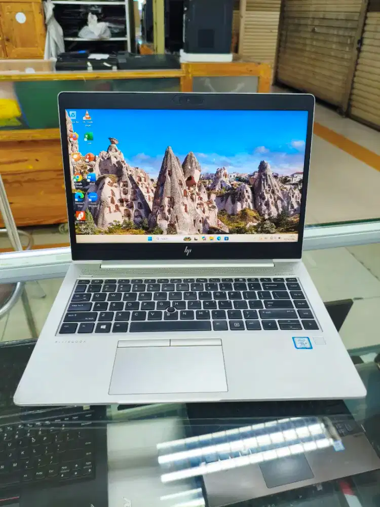 Laptop Hp Elitebook murahh! Intel Core i5 gen 8 Ram gb Ssd 256 gb
