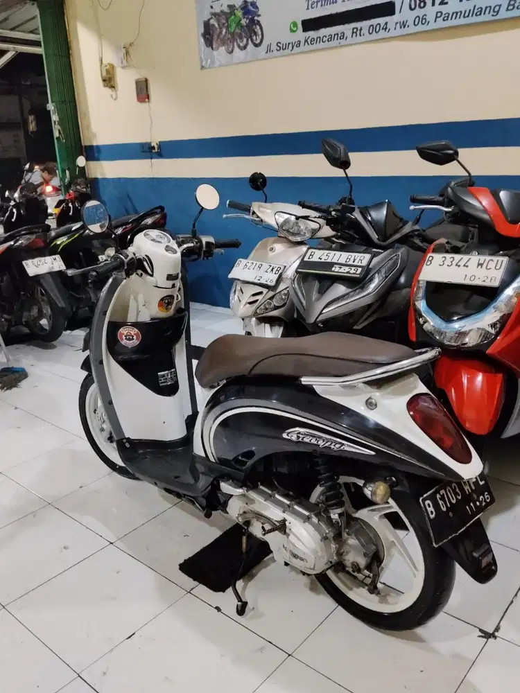 (-) di jual Honda Scoopy karbu 2011
